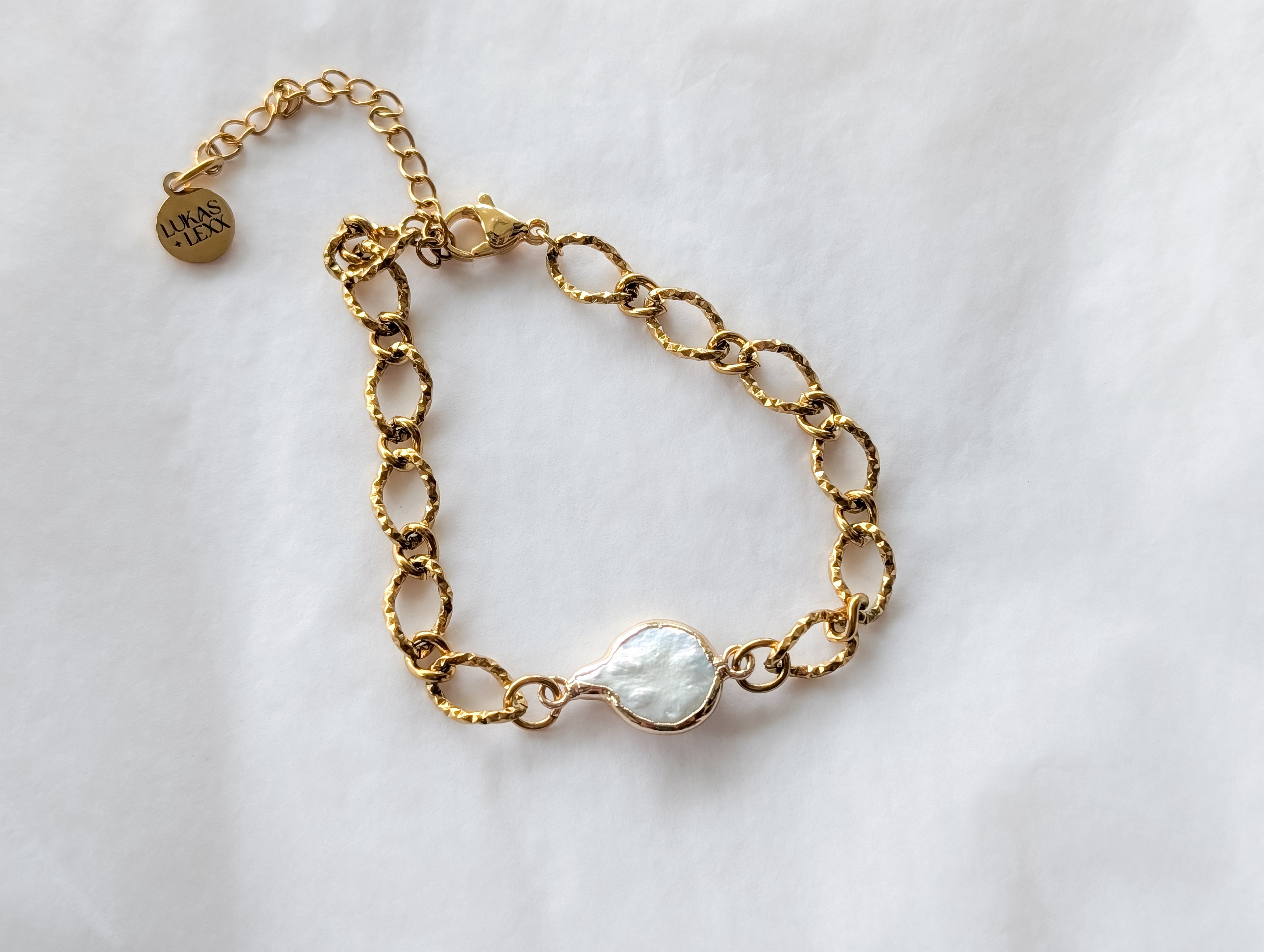 Pearlescent - statement bracelet