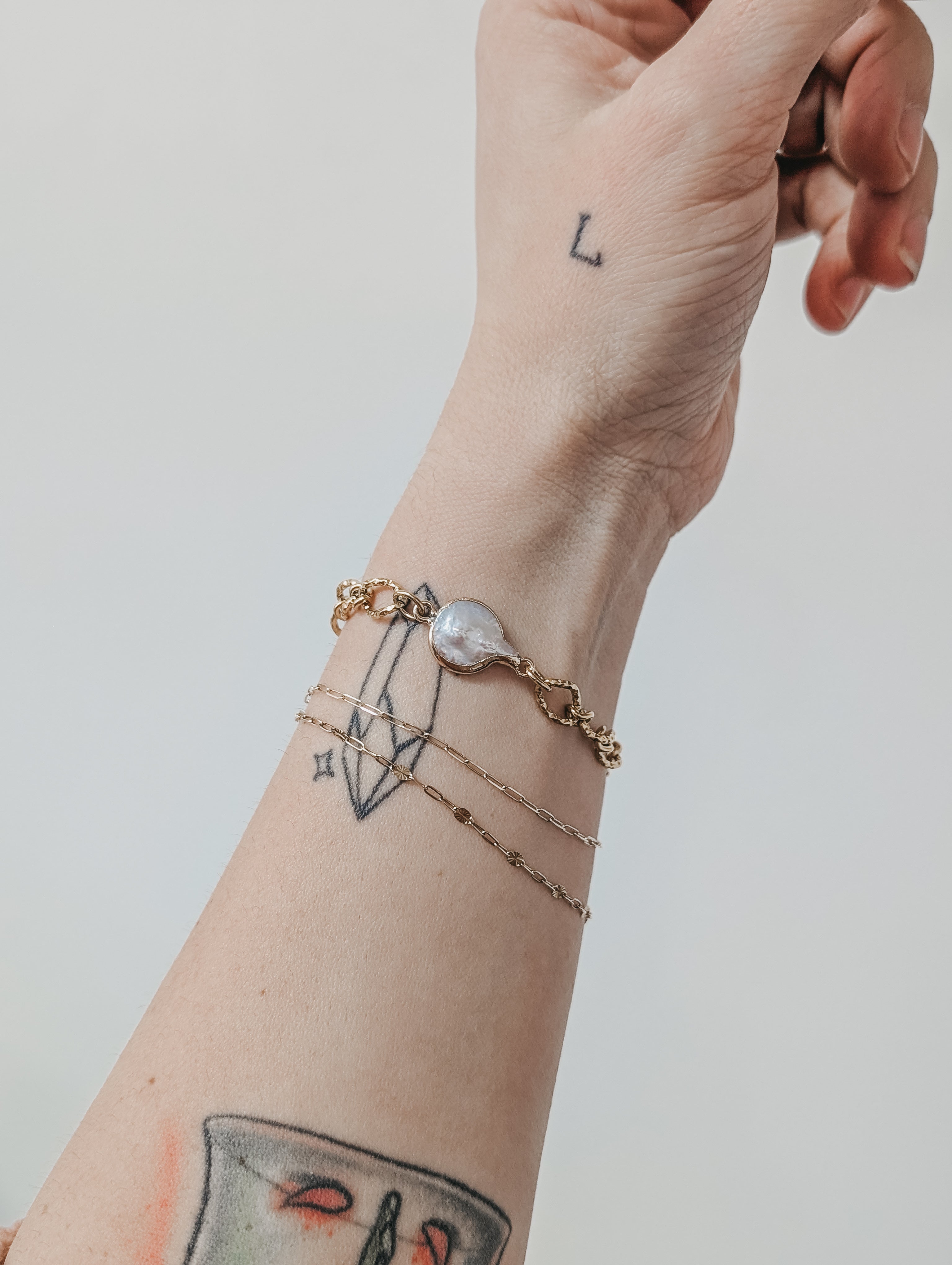 Pearlescent - statement bracelet