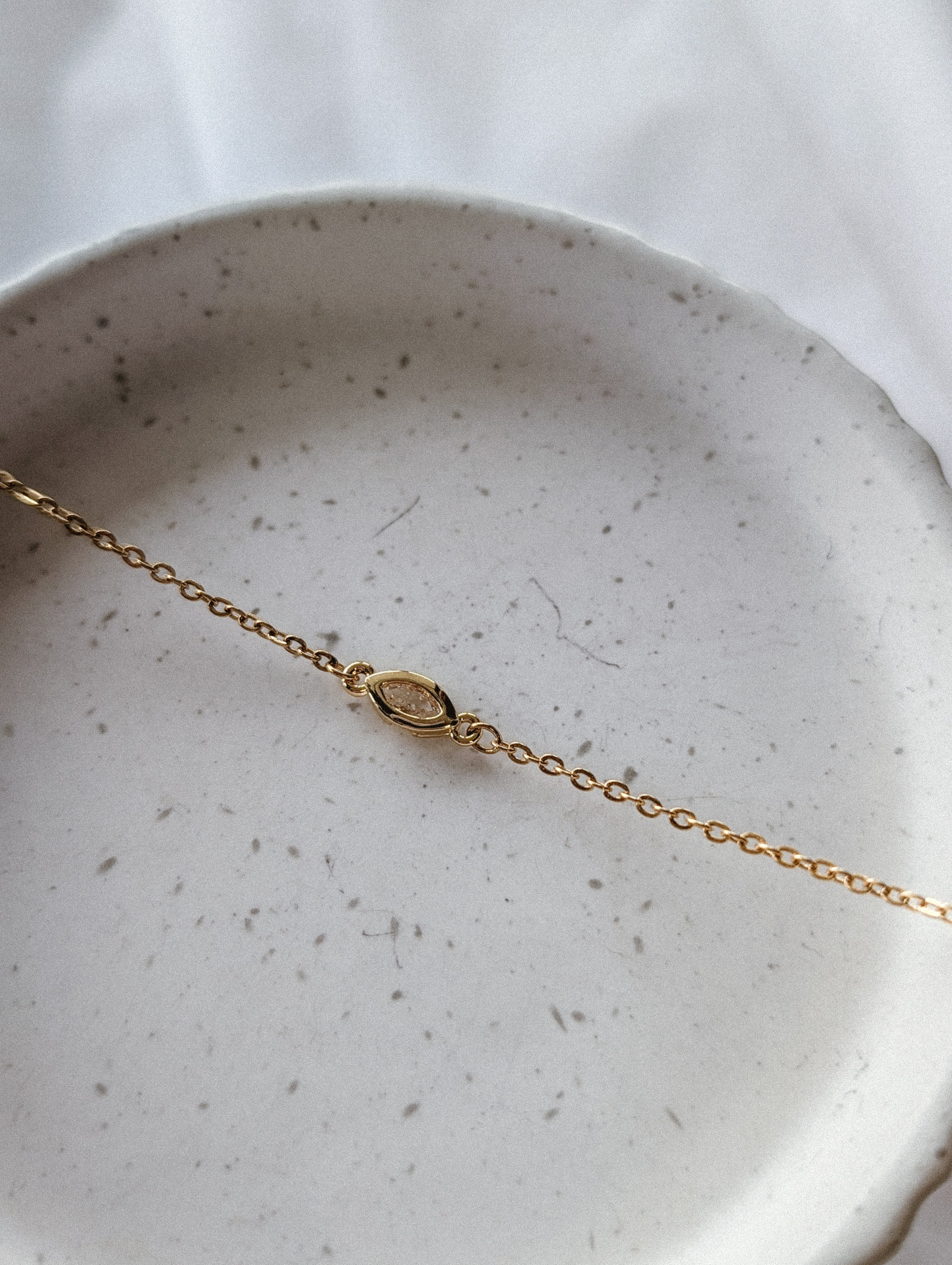 Marquise - dainty bracelet